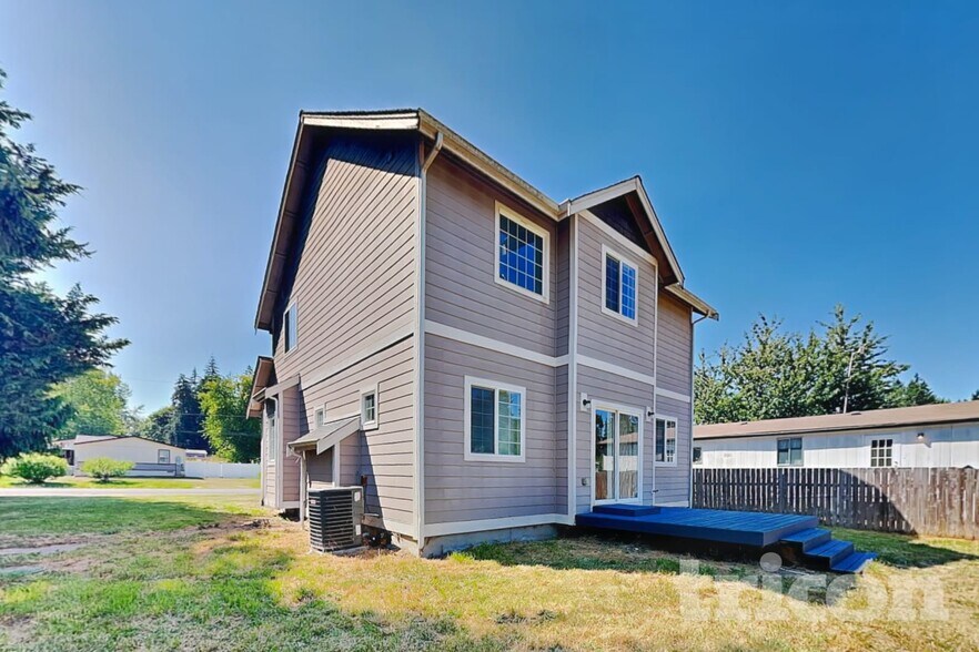 Building Photo - 15807 83 Ave E