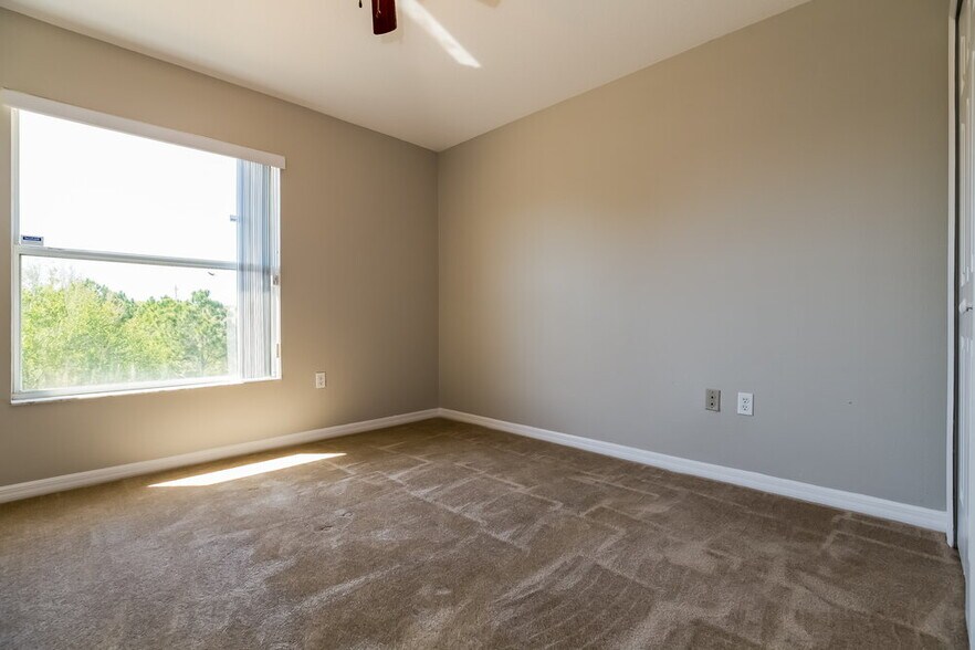 Building Photo - 1480 Muir Cir