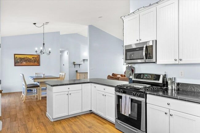 Building Photo - Stallion Springs Home!