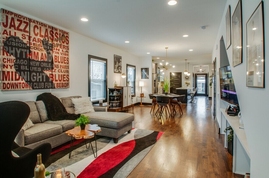 Building Photo - 2910 Davis Ave