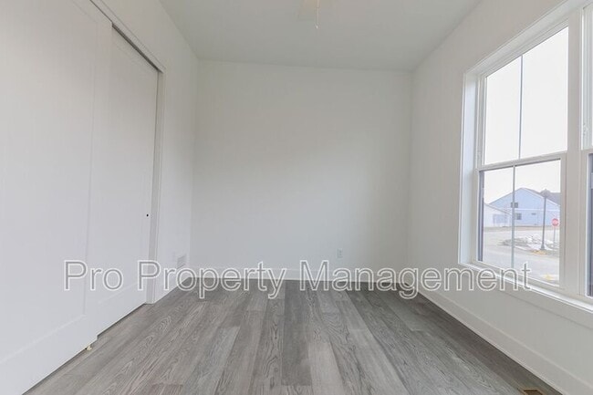 Building Photo - 35 Lookout Rdg