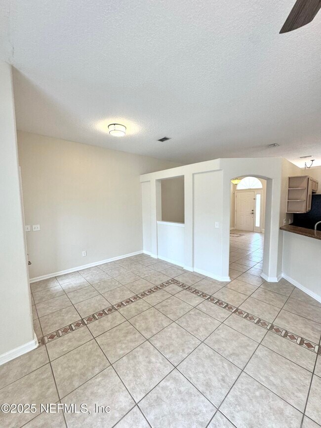 Building Photo - 12850 Chets Creek Dr N