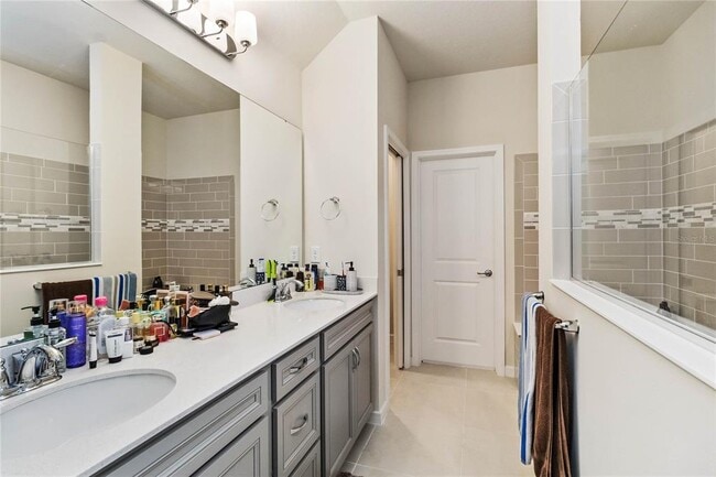 Building Photo - 6030 Arbor Watch Lp