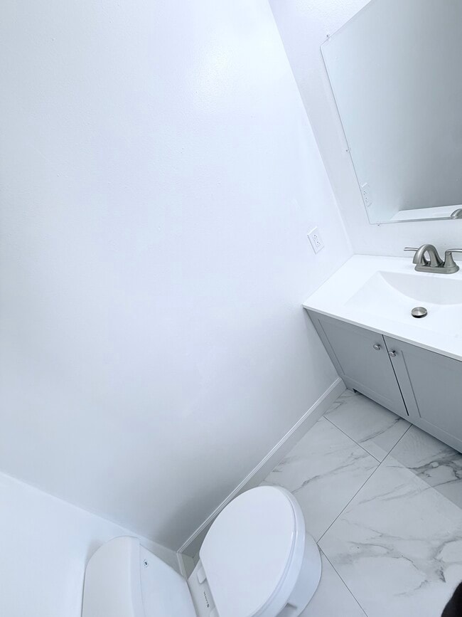 Building Photo - 159 Sheeler Ave