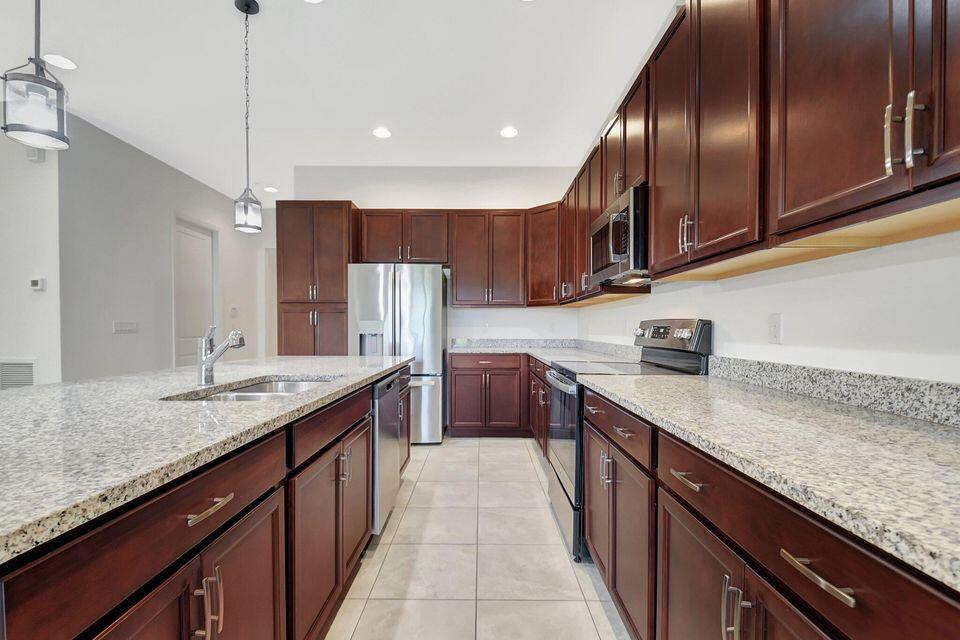 Building Photo - 6051 Stonecrest Ct