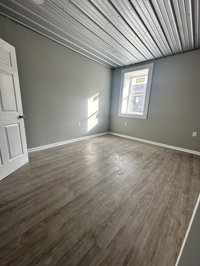 Building Photo - 115 Means Ave