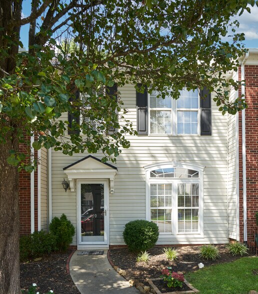 Building Photo - 420 Canewood Pl