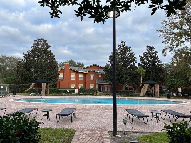 Building Photo - Spacious 1 Bedroom Ground Floor Condo