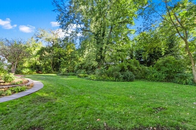 Building Photo - 18 Echo Ln