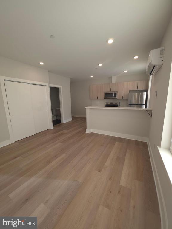 Building Photo - 3503 Midvale Ave