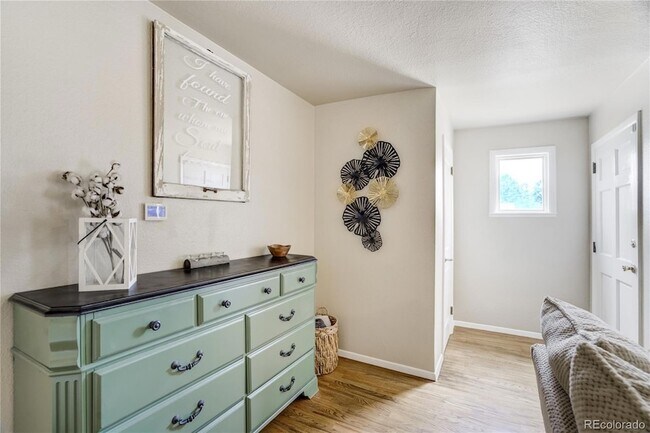 Building Photo - 257 Sherri Dr