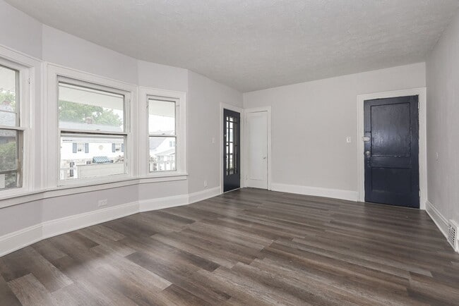 Building Photo - 4930 E 108th St