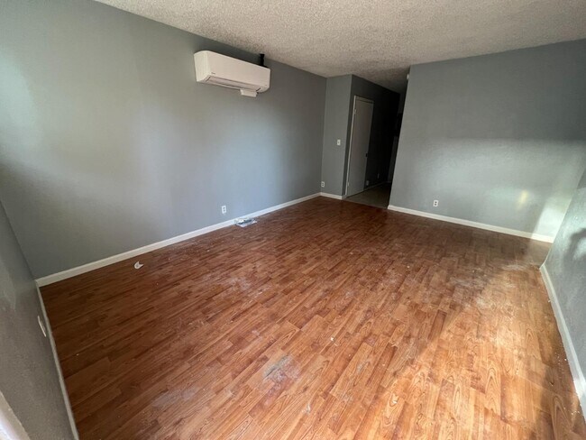 Building Photo - 2210 35th St