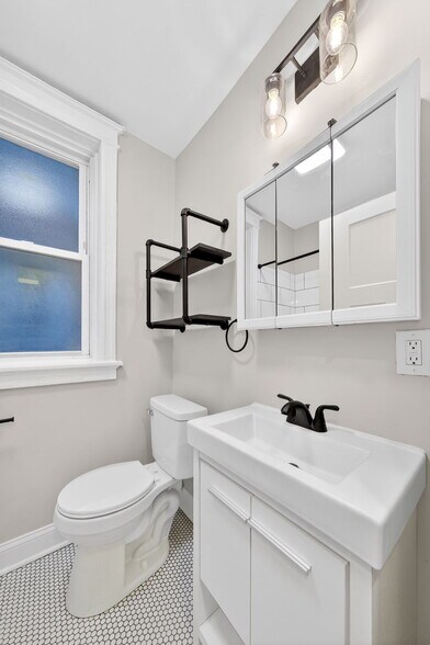 Building Photo - 4170 McRee Ave