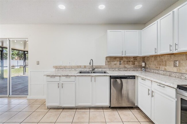 Building Photo - 2118 Ashley Lakes Dr
