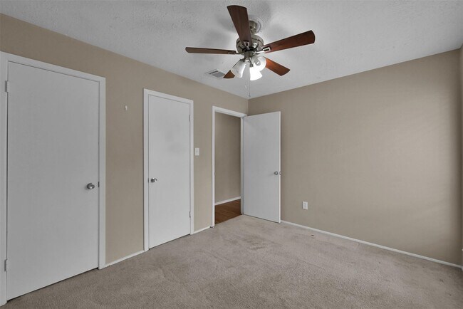 Building Photo - 16858 Gleneagle Dr N