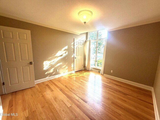 Building Photo - 53 Huntleigh Dr