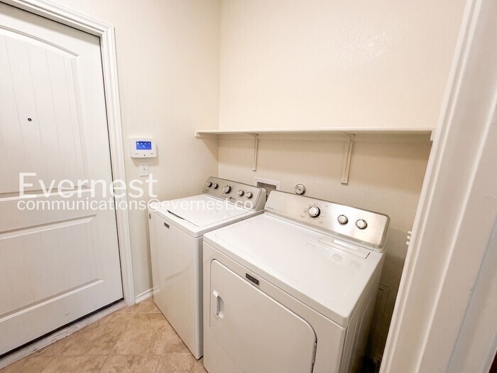 Building Photo - 1705 Garamond Ln