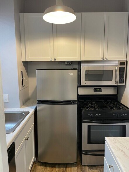 Updated Kitchen w/Stainless Steel Appliances - 1010 25th St NW
