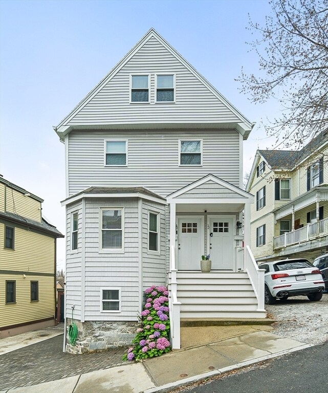 Building Photo - 32 Oakland St