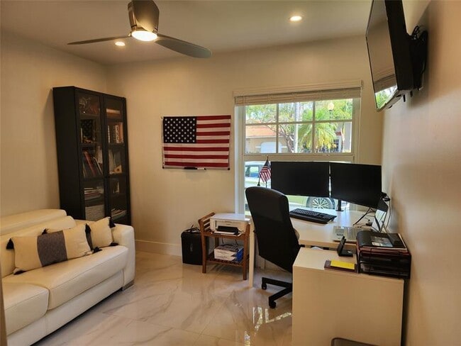 Building Photo - 1303 Seagrape Cir