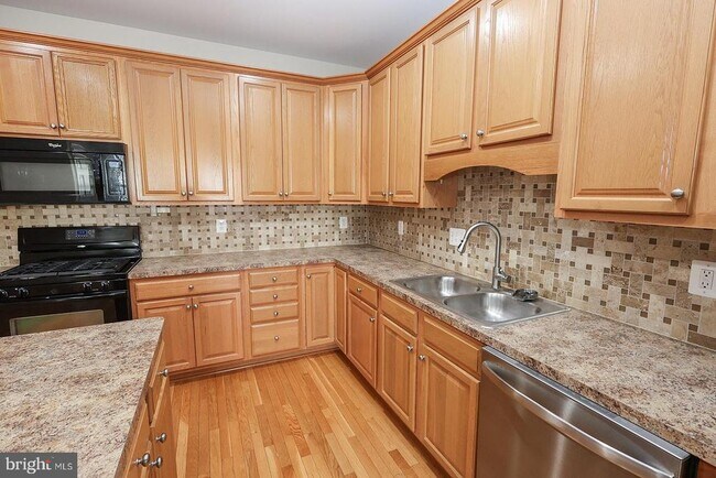 Building Photo - 23305 Hyacinth Ln