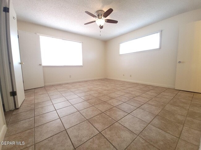 Building Photo - 240 Ferrari Ct