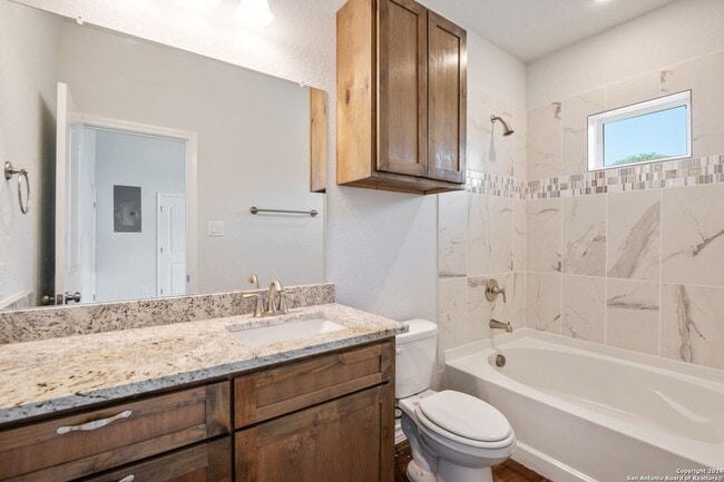 Building Photo - 139 San Salvador Ave