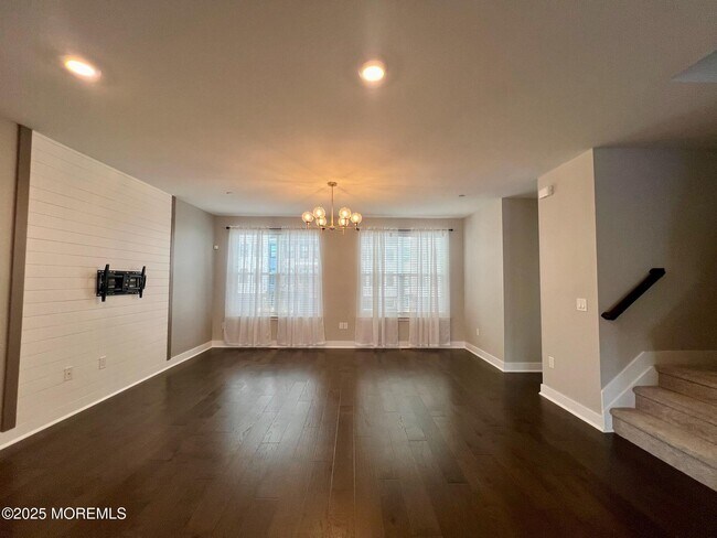 Building Photo - 32 Mariveles Wy