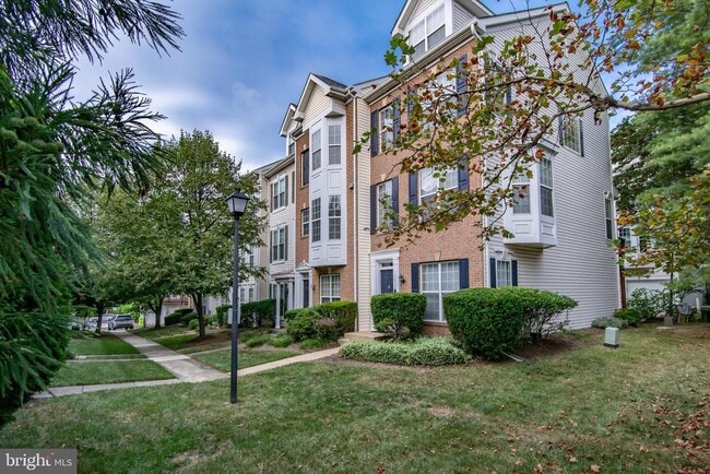 Building Photo - 5832 Cowling Ct