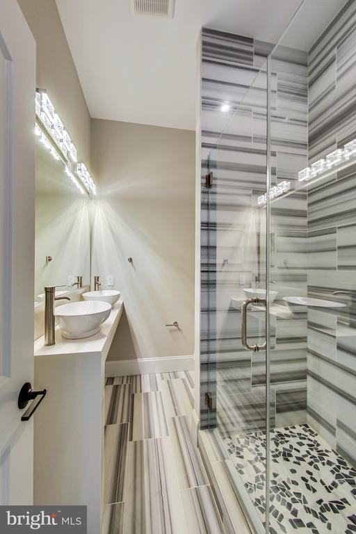 Building Photo - 3104 Sleepy Hollow Rd