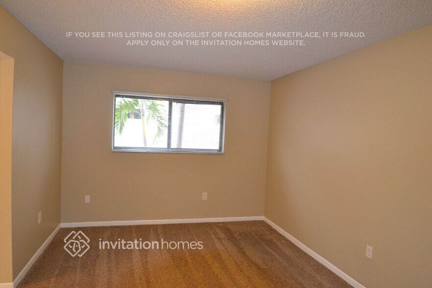 Building Photo - 10215 NW 126th St