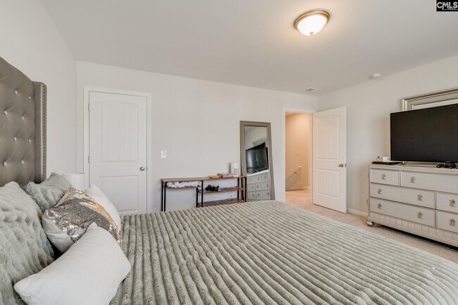 Building Photo - 1045 Ashcroft Cir