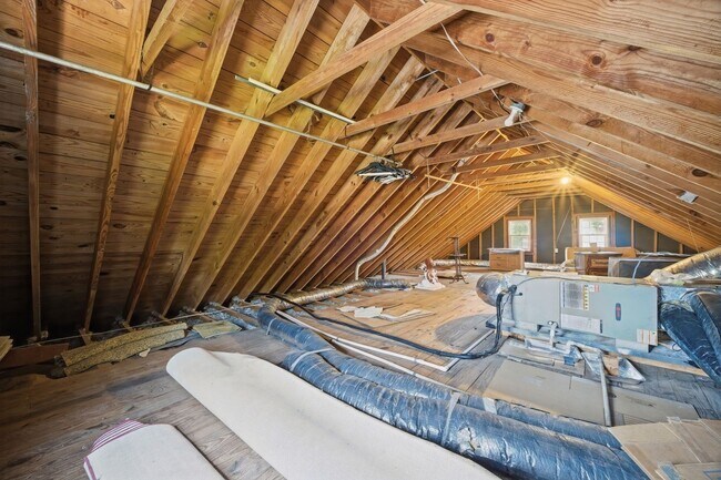Building Photo - PINEWELL