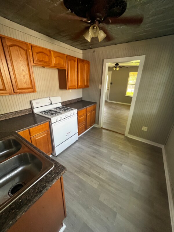 Building Photo - 4817 Wilson St