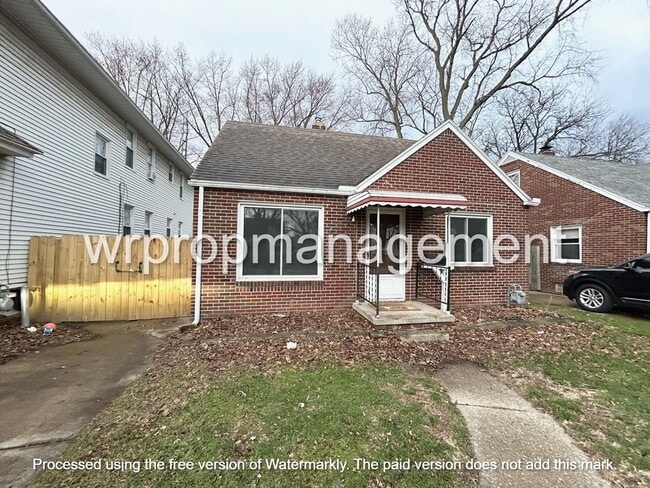 Building Photo - 4217 N Lockwood Ave