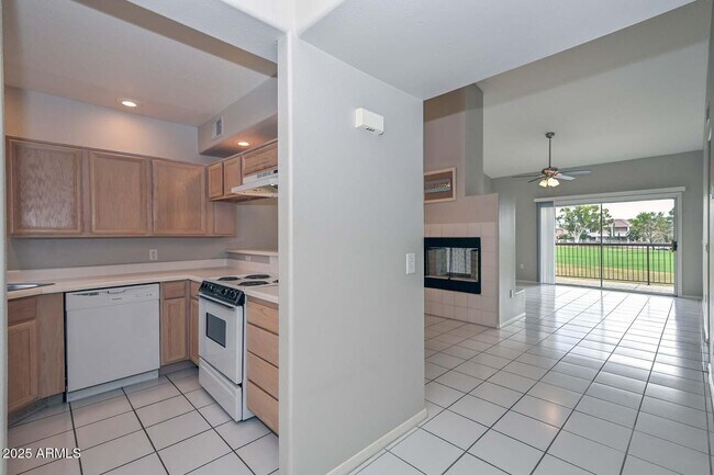 Building Photo - 7101 W Beardsley Rd