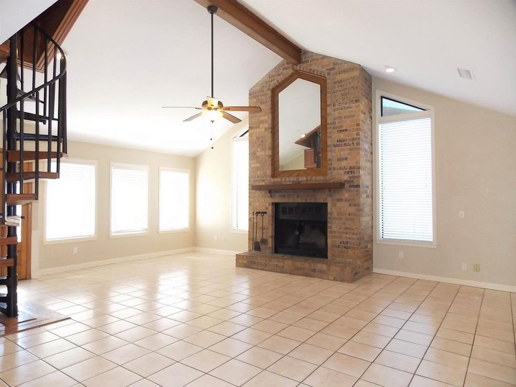 Building Photo - 9280 Manion Dr.