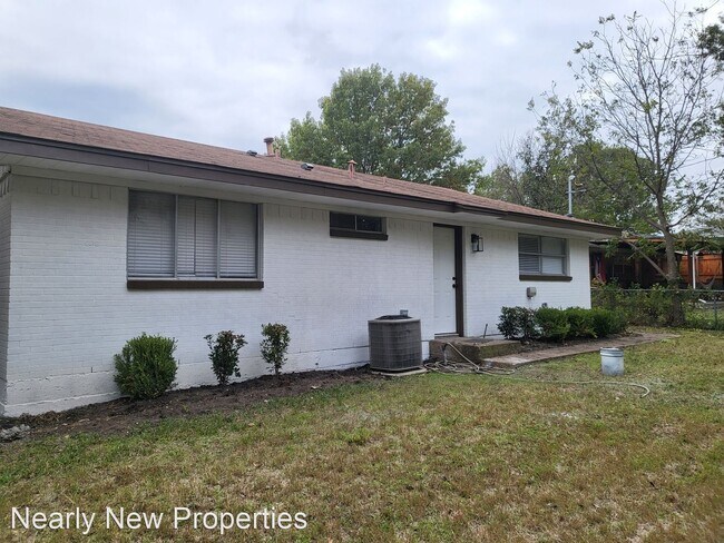 Building Photo - 3 br, 2 bath House - 1213 Carroll Dr