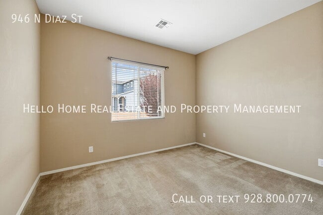 Building Photo - 946 N Diaz St