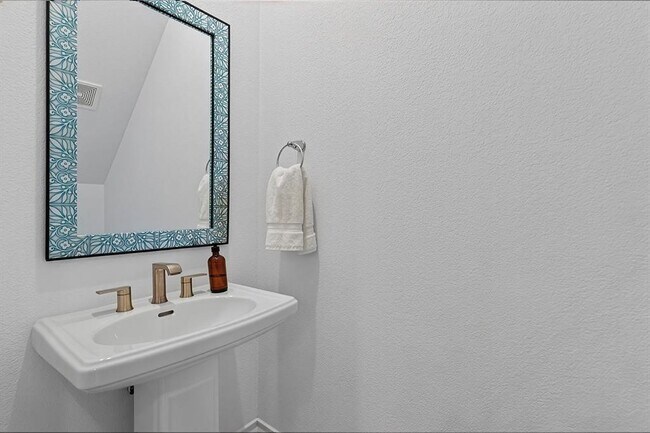 Building Photo - 2911 St Regis Dr