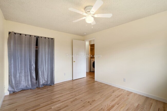 Building Photo - Quaint 3BD/1BA Home Near Mt. Tabor