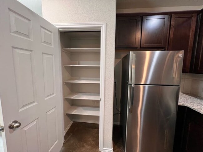 Building Photo - Best Duplex Community in Seguin