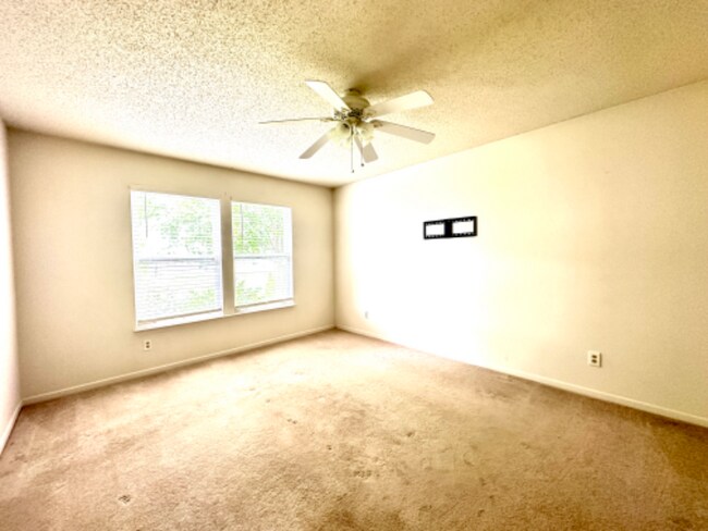 Building Photo - 9393 W Quarter Moon Dr