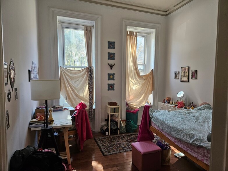 bedroom 1 - 4109 Pine St