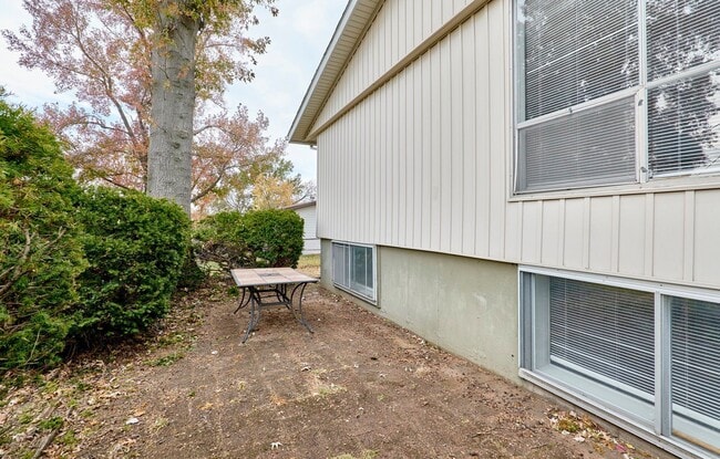 Building Photo - 5134 Red Cedar Ct