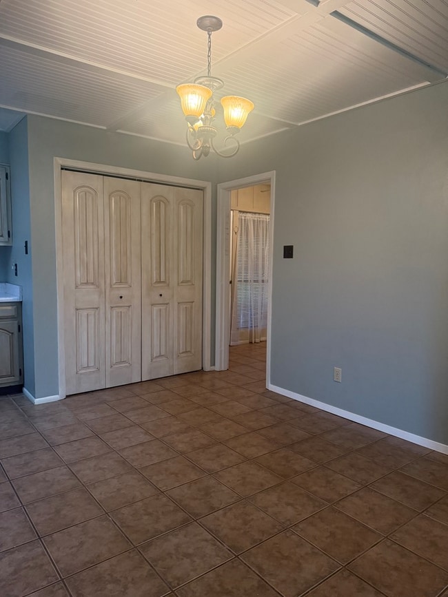 Building Photo - 129 Forest Cir