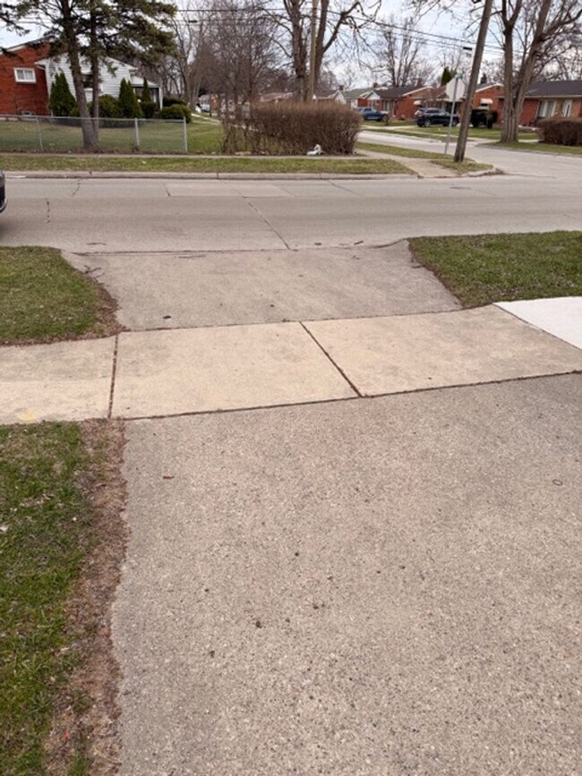 Building Photo - Freshly Transformed 3 Bed Home with Modern Upgrades!