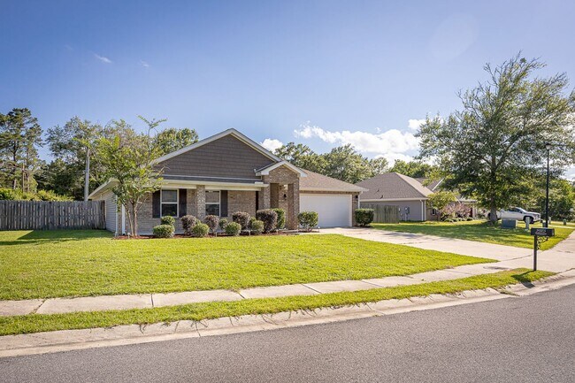Building Photo - 9125 Bellewood Dr