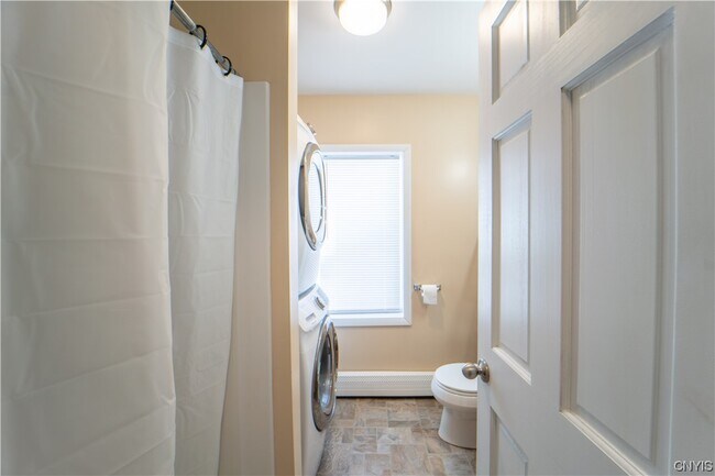 Building Photo - 17 High St